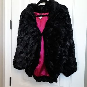 Capelet with Dolman Sleeves